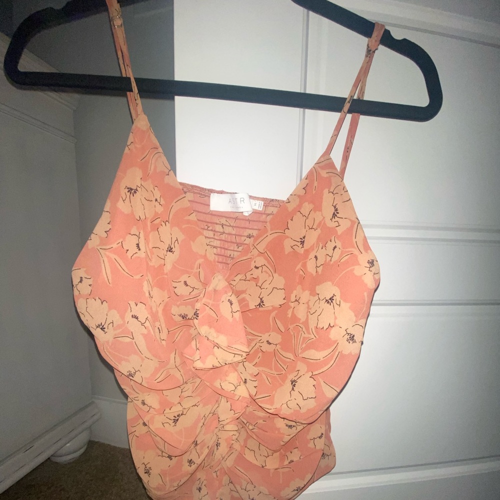 ASTR Peach/Nude tank top. Size M. Non smoke home. Gently worn.